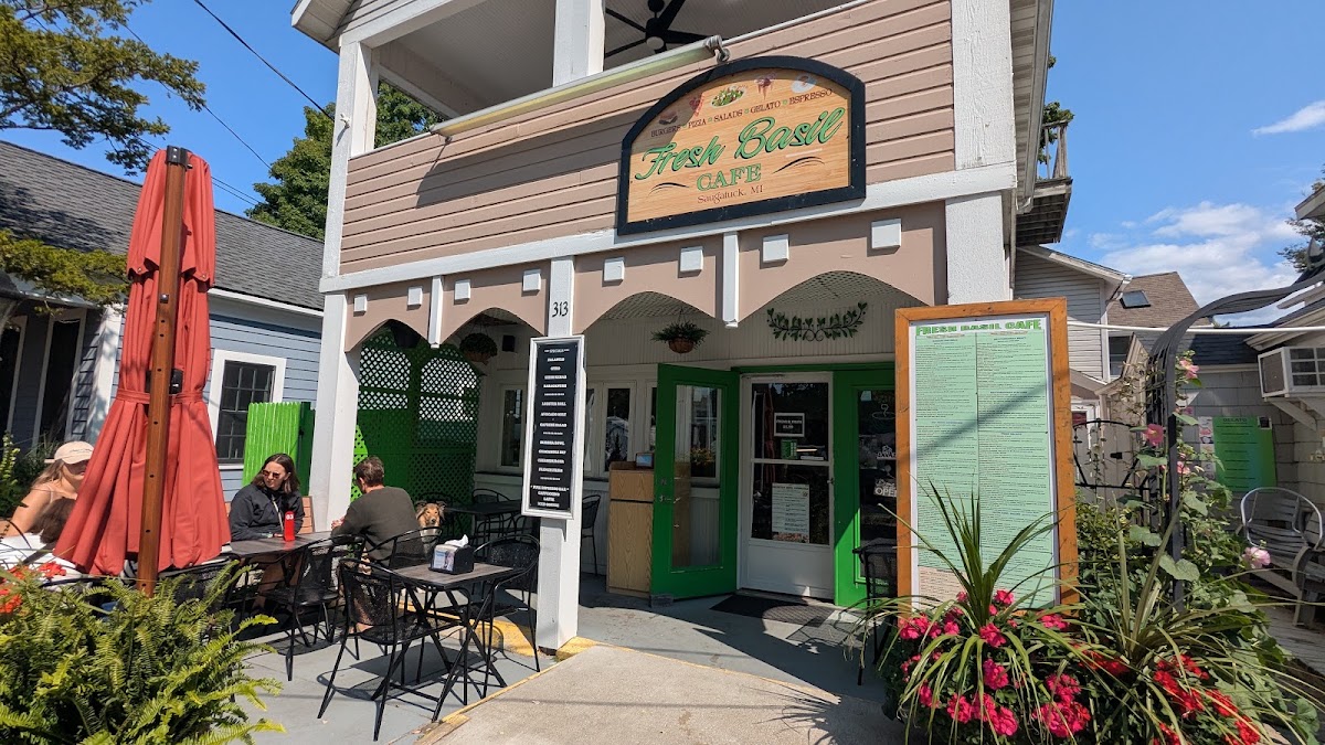 Fresh Basil Cafe Photo 4