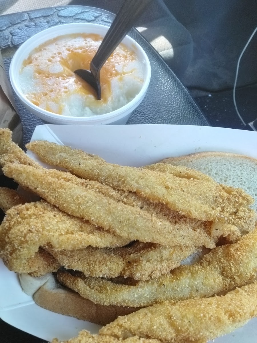 Island Fish And Grits Photo 5