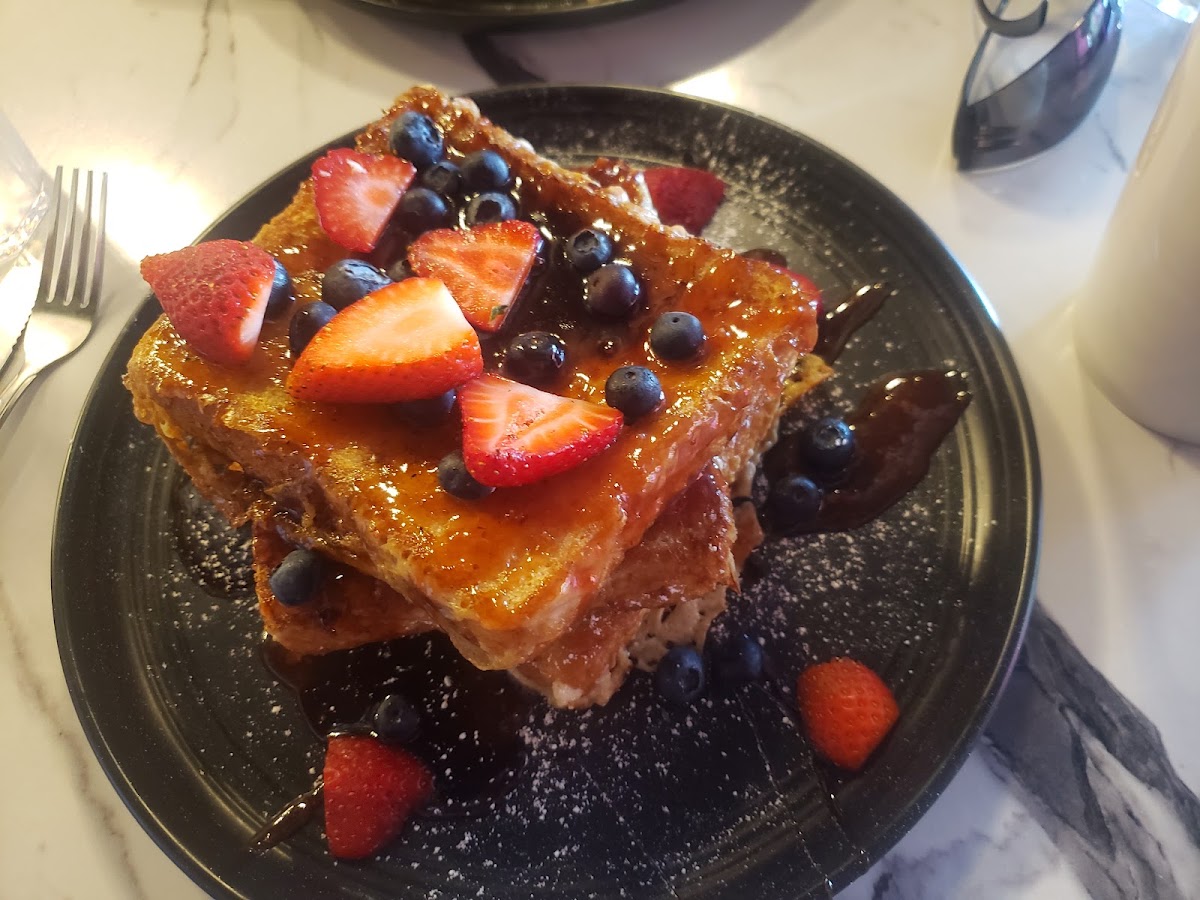 Lady R Bistro Photo 5