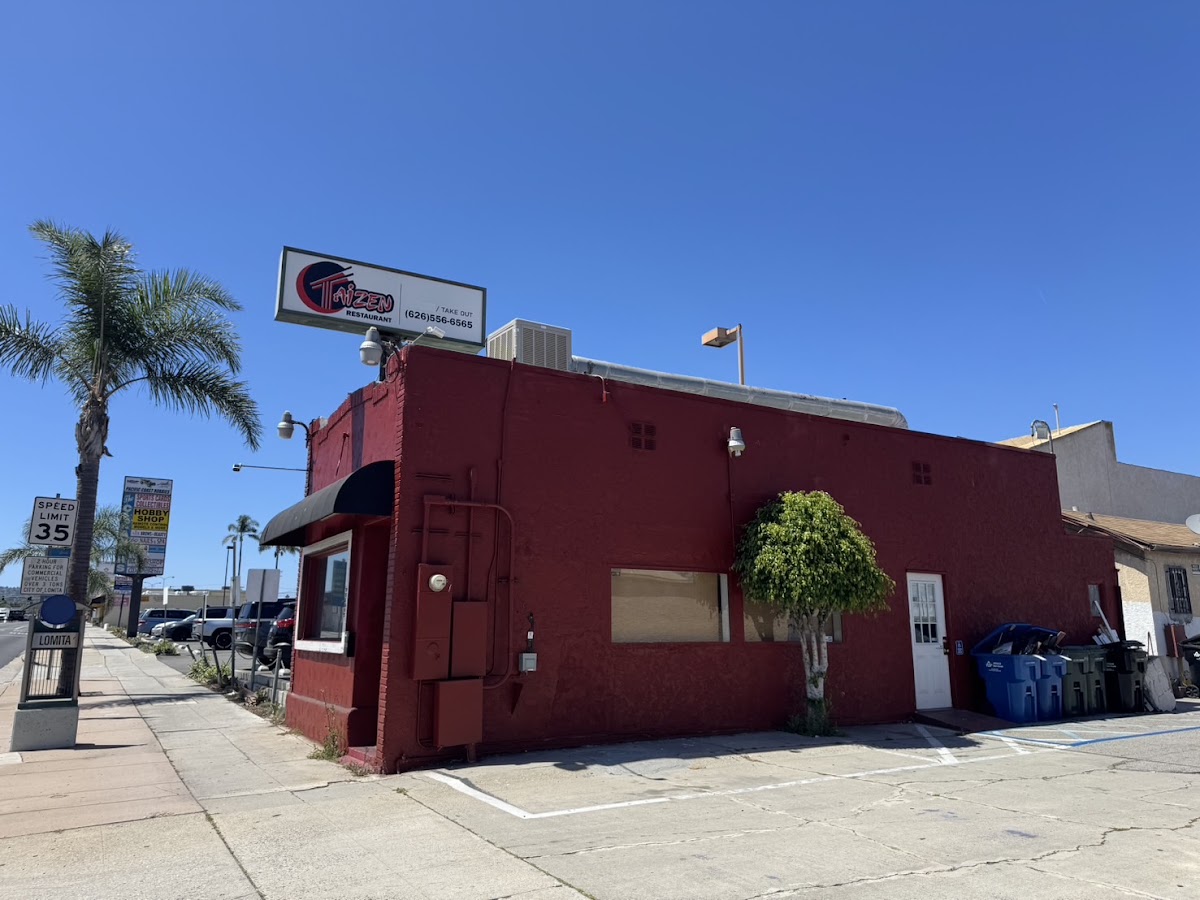 Lomita Thai Cafe