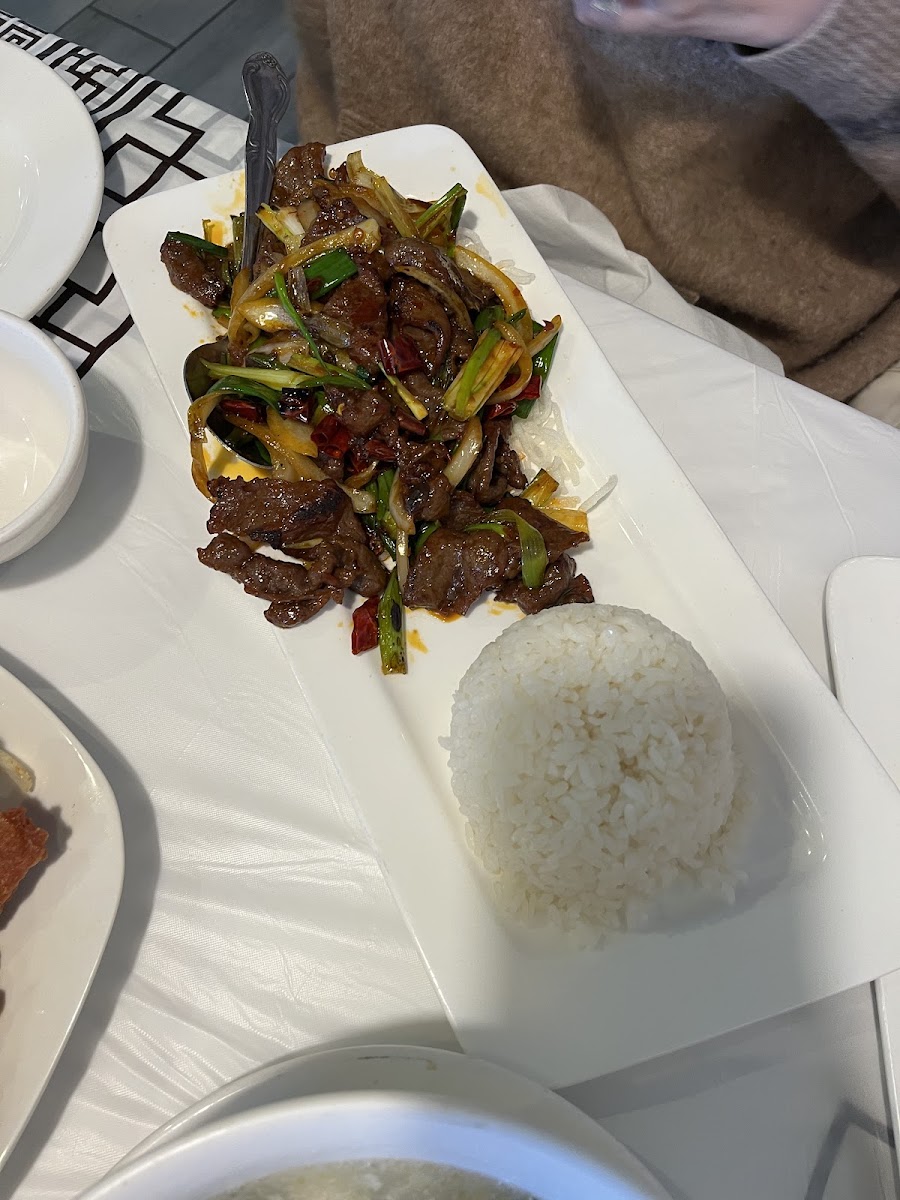 May Flower Restaurant Photo 5