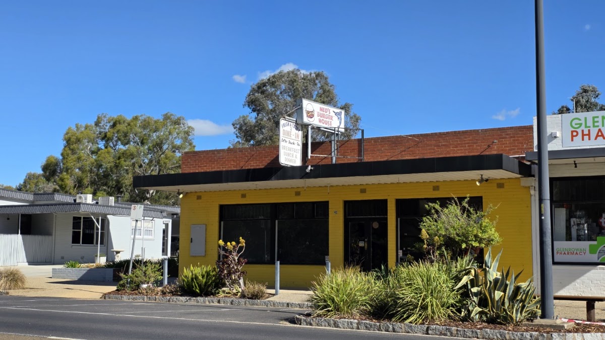 Ned's Burger House Photo 4