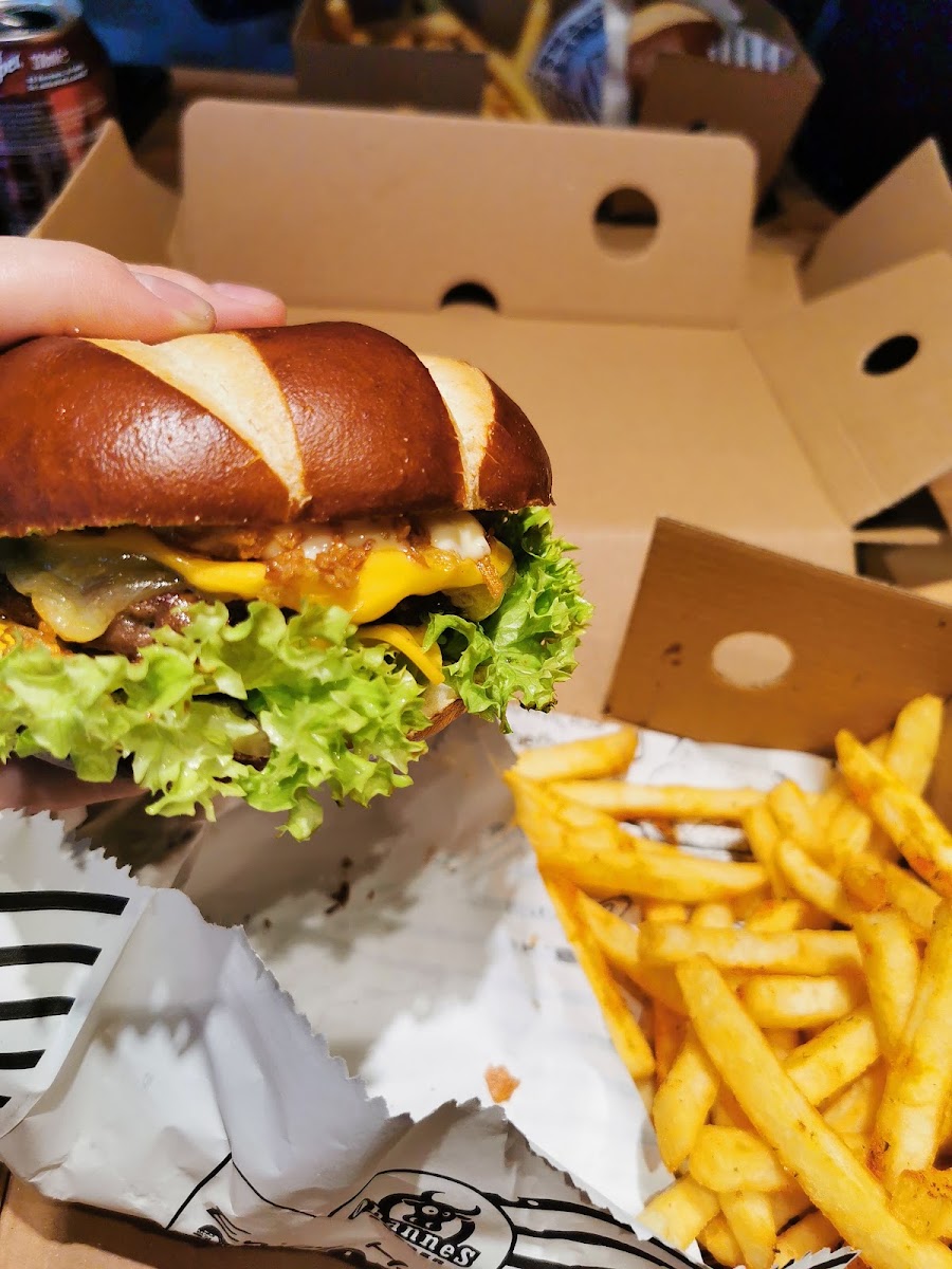 Ohannes Burgers Photo 10