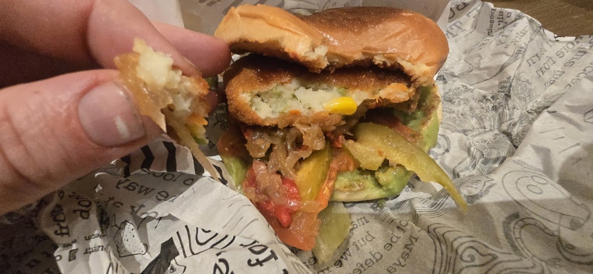Ohannes Burgers Photo 4