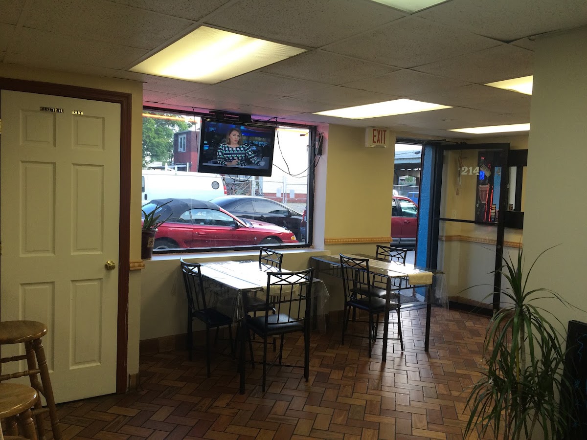 Quisqueya Restaurant Photo 3