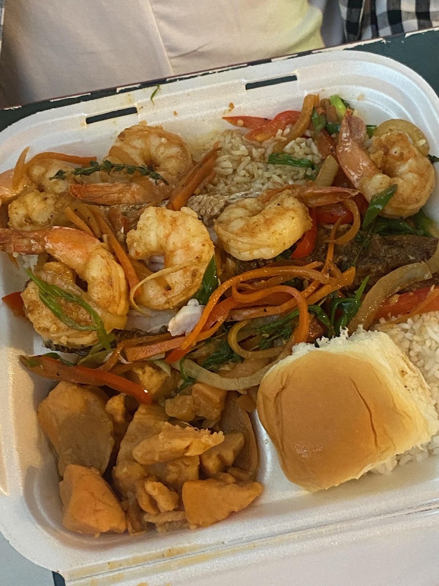 Rollin N Flavor Jamican Food Photo 10