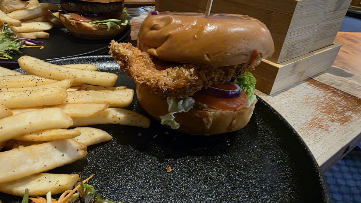 The Corner Bar And Eatery Photo 8