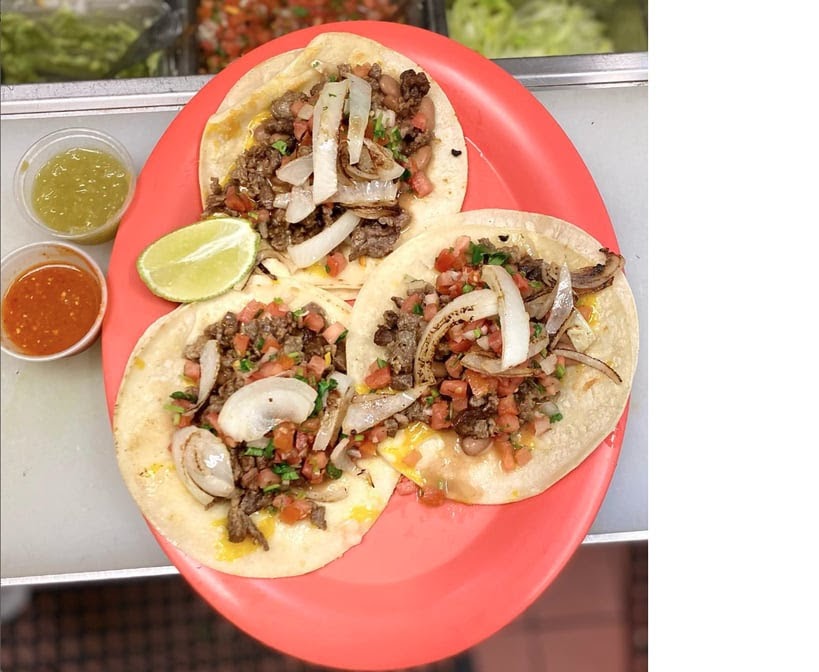 Tustacos Taqueria Photo 5