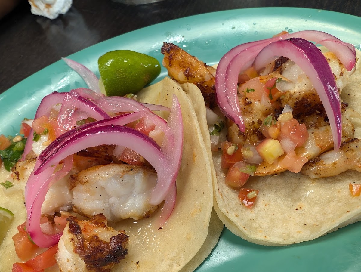 Tustacos Taqueria Photo 9